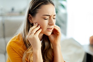 a patient dealing with bruxism